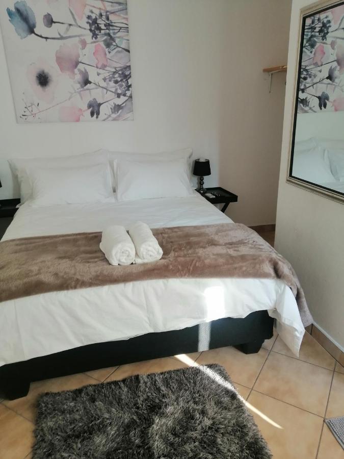 Niilo'S Guesthouse Рунду Экстерьер фото