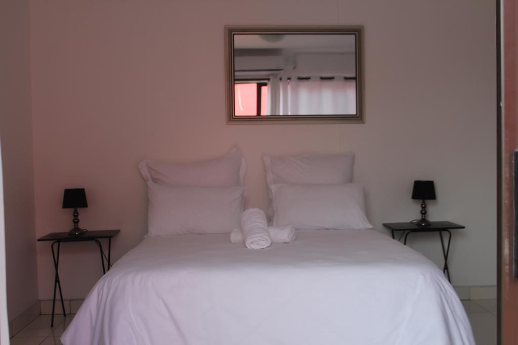 Niilo'S Guesthouse Рунду Экстерьер фото