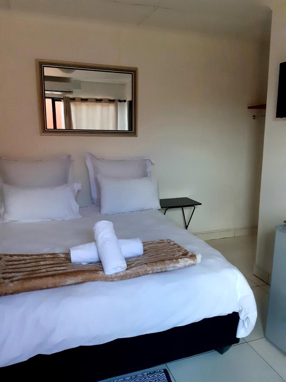 Niilo'S Guesthouse Рунду Экстерьер фото