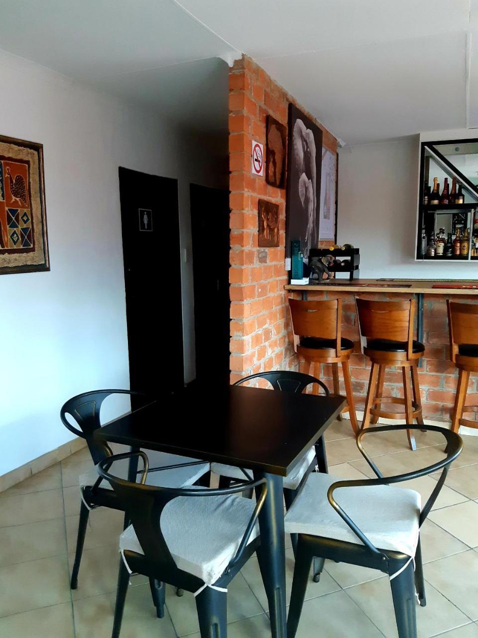 Niilo'S Guesthouse Рунду Экстерьер фото