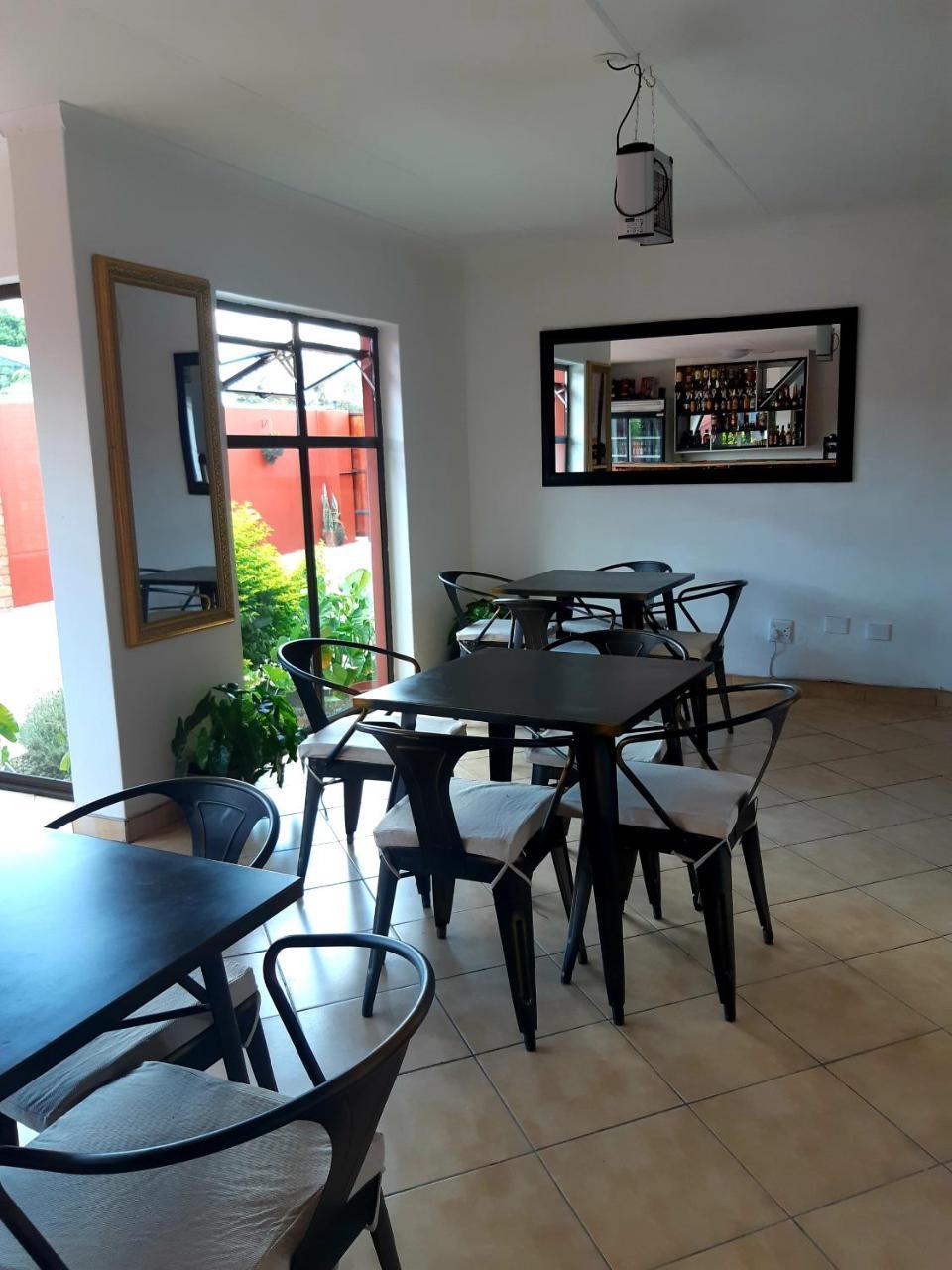 Niilo'S Guesthouse Рунду Экстерьер фото