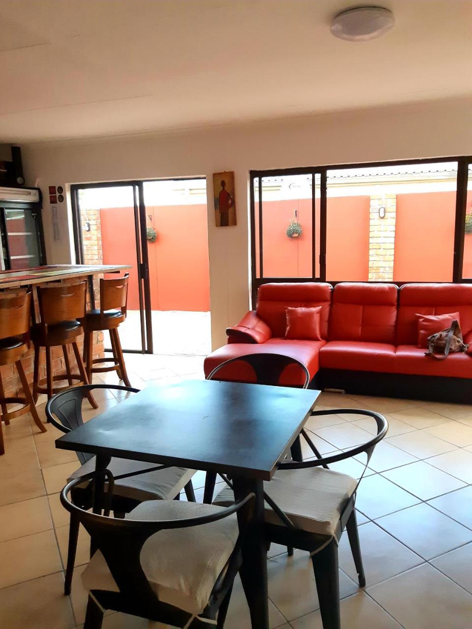 Niilo'S Guesthouse Рунду Экстерьер фото