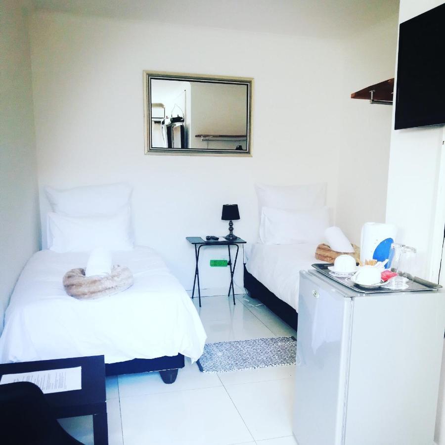 Niilo'S Guesthouse Рунду Экстерьер фото